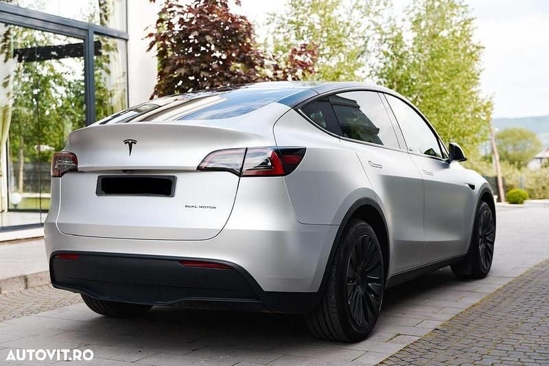 Culoaregri Utilizat 2024 Tesla Model Y SUV | 37.900 EUR (Preț bun) - Imagine 1/4