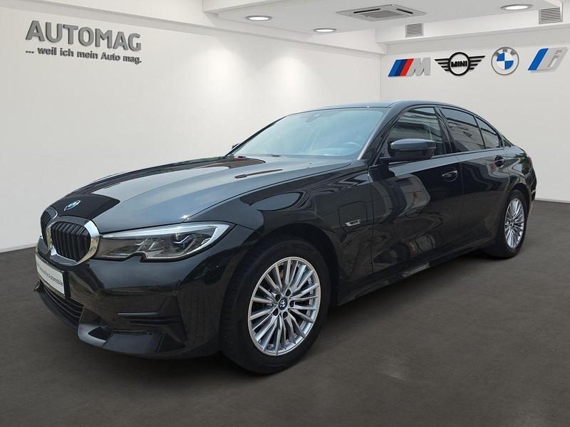 Utilizat 2022 BMW 320e Sport Line | 34.004 EUR (Scump) - Imagine 1/1