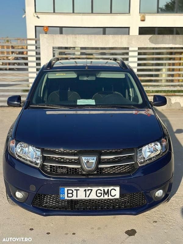 Albastru Utilizat 2015 Dacia Logan MCV Lauréate Break | 3.590 EUR (Preț bun) - Imagine 1/4