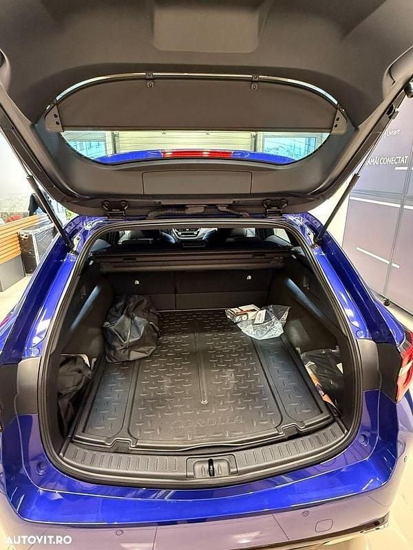 Nouă Toyota Corolla 140 CP (102 kW) 2025 Culoarealbastru Break