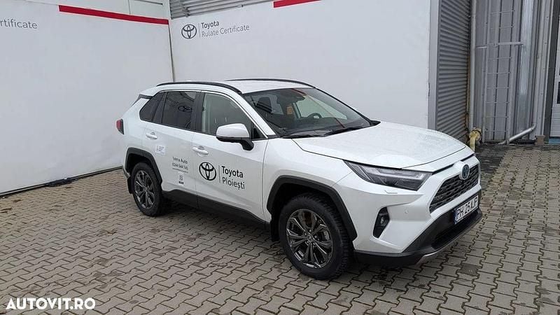 Second-hand Toyota RAV4 Luxury 222 CP (163 kW) 2025 Culoarealb SUV
