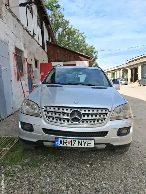 Utilizat 2008 Mercedes ML320 SUV | 5.500 EUR (Preț bun) - Imagine 1/4