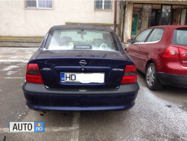Second-hand Opel Vectra 75 CP (55 kW) 1998 Albastru marin Berlinǎ