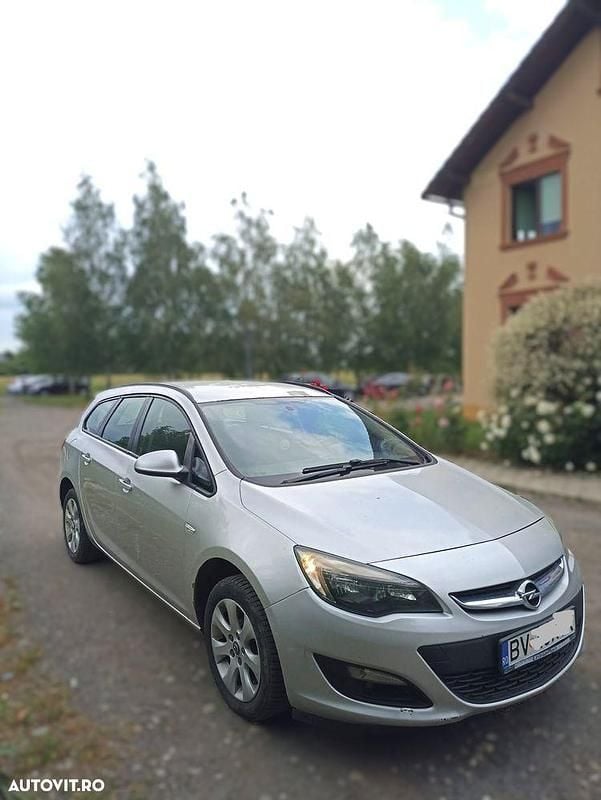 Culoaregri Utilizat 2015 Opel Astra Break | 4.400 EUR (Preț bun) - Imagine 1/4