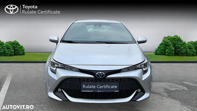 Second-hand Toyota Corolla 98 CP (72 kW) 2021 Culoareargint Hatchback