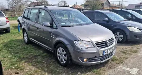 Utilizat 2009 VW Touran Monovolum | 3.450 EUR (Preț bun) - Imagine 1/4