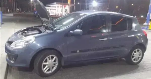 Albastru Utilizat 2007 Renault Clio III Hatchback | 2.799 EUR - Imagine 1/4