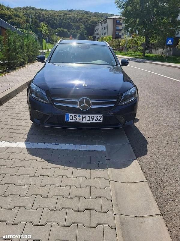 Culoarealbastru Utilizat 2020 Mercedes C220 AMG line Break | 14.950 EUR - Imagine 1/4