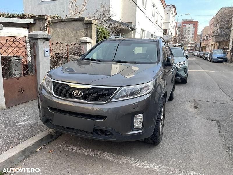Gri Utilizat 2012 Kia Sorento Classic SUV | 6.500 EUR (Super Preț) - Imagine 1/4