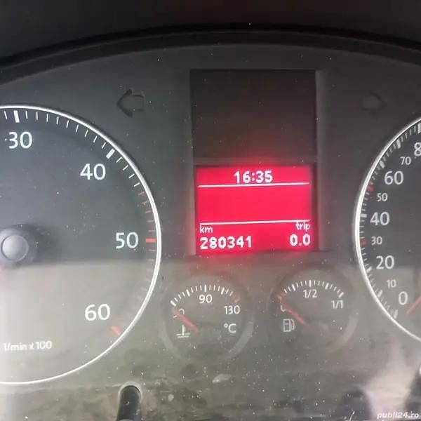 Utilizat 2005 VW Touran Monovolum | 1.250 EUR (Preț bun) - Imagine 1/4