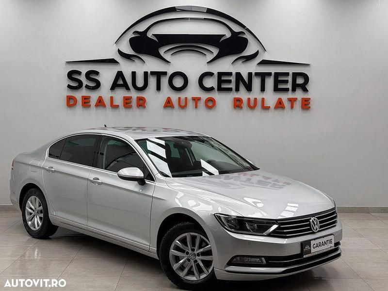 Culoareargint Utilizat 2016 VW Passat Comfortline Berlinǎ | 12.990 EUR (Preț OK) - Imagine 1/4