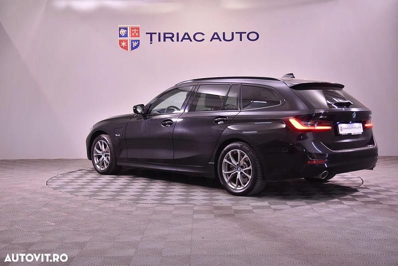Second-hand BMW 330e 292 CP (214 kW) 2022 Culoarenegru Break