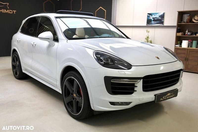 Second-hand Porsche Cayenne 440 CP (323 kW) 2015 Culoarealb SUV