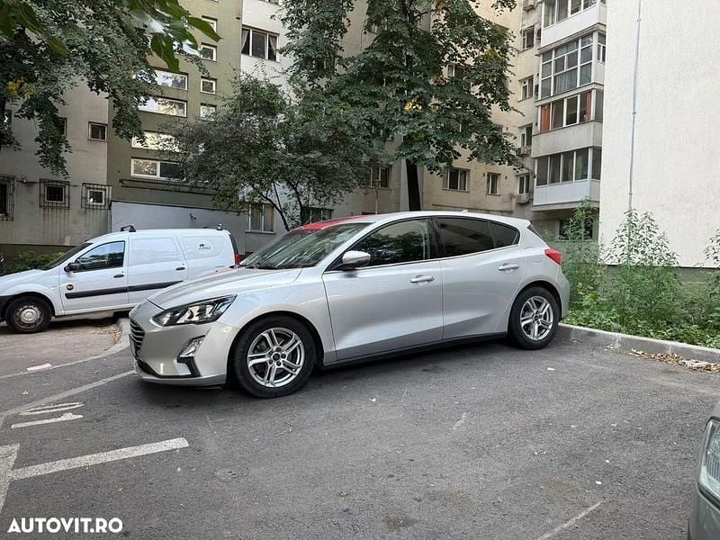 Culoareargint Utilizat 2019 Ford Focus Hatchback | 10.000 EUR (Preț bun) - Imagine 1/4