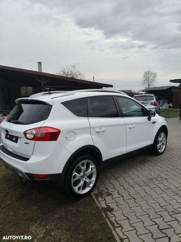 Second-hand Ford Kuga Titanium 140 CP (102 kW) 2011 Culoarealb SUV