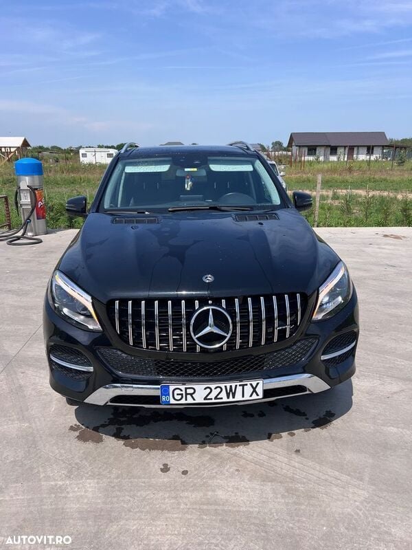 Negru Utilizat 2018 Mercedes GLE350 SUV | 31.200 EUR (Preț bun) - Imagine 1/4
