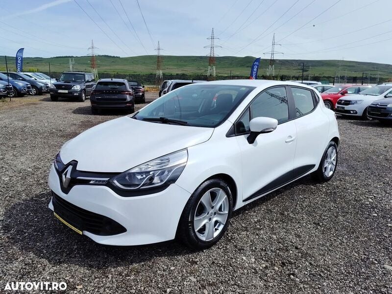 Alb Utilizat 2015 Renault Clio IV Dynamique | 7.499 EUR (Preț OK) - Imagine 1/4