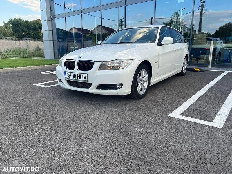 Culoarealb Utilizat 2011 BMW 318 Break | 5.000 EUR (Preț OK) - Imagine 1/4