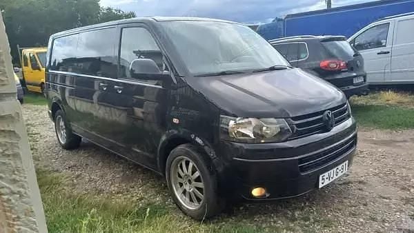 Utilizat 2010 VW T5 Van | 8.250 EUR (Super Preț) - Imagine 1/4