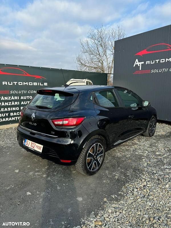 Second-hand Renault Clio IV Dynamique 90 CP (66 kW) 2013 Culoarenegru Hatchback