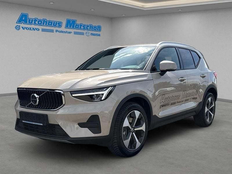 Utilizat 2025 Volvo XC40 Core SUV | 44.219 EUR - Imagine 1/1