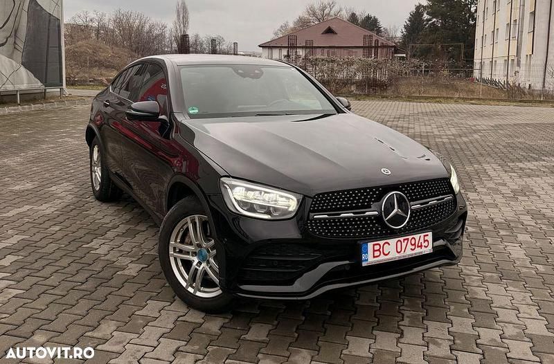 Second-hand Mercedes GLC200 AMG line 163 CP (119 kW) 2021 Culoarenegru SUV
