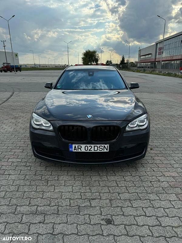 Culoaregri Utilizat 2014 BMW 740 Comfort Edition Berlinǎ | 17.590 EUR - Imagine 1/4