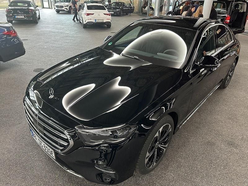 Utilizat 2024 Mercedes E300 Premium | 81.098 EUR - Imagine 1/1