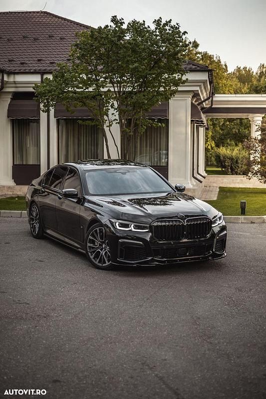 Culoarenegru Utilizat 2021 BMW 740 Executive Berlinǎ | 60.000 EUR (Scump) - Imagine 1/4