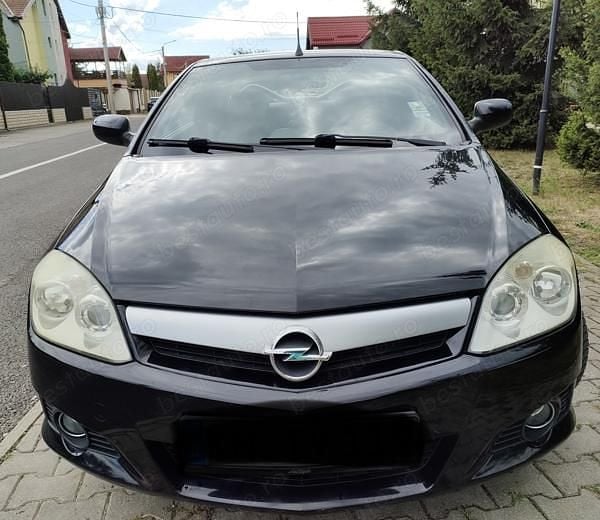 Second-hand Opel Tigra 90 CP (66 kW) 2007 Negru