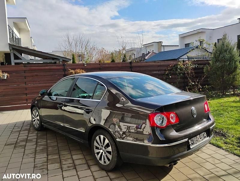 Culoaremaro Utilizat 2009 VW Passat Comfortline Break | 4.700 EUR (Preț OK) - Imagine 1/4