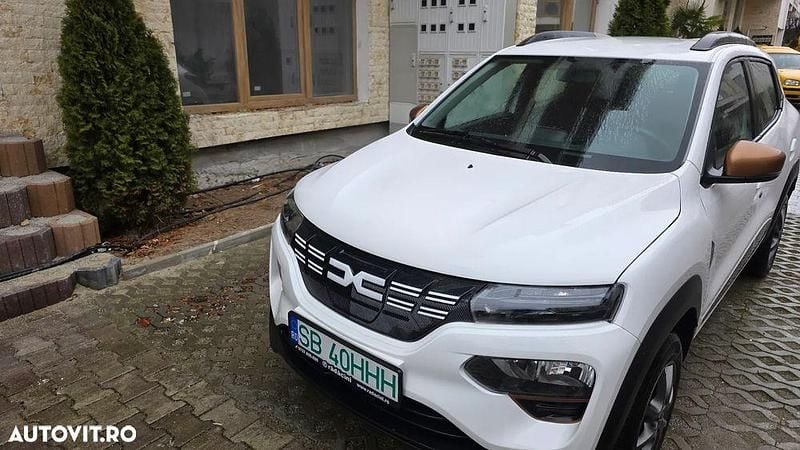 Second-hand Dacia Spring Extreme 47 kW (65 CP) 2023 Culoarealb Hatchback