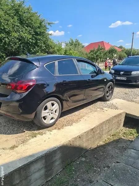 Utilizat 2011 Opel Astra | 4.000 EUR (Preț OK) - Imagine 1/4