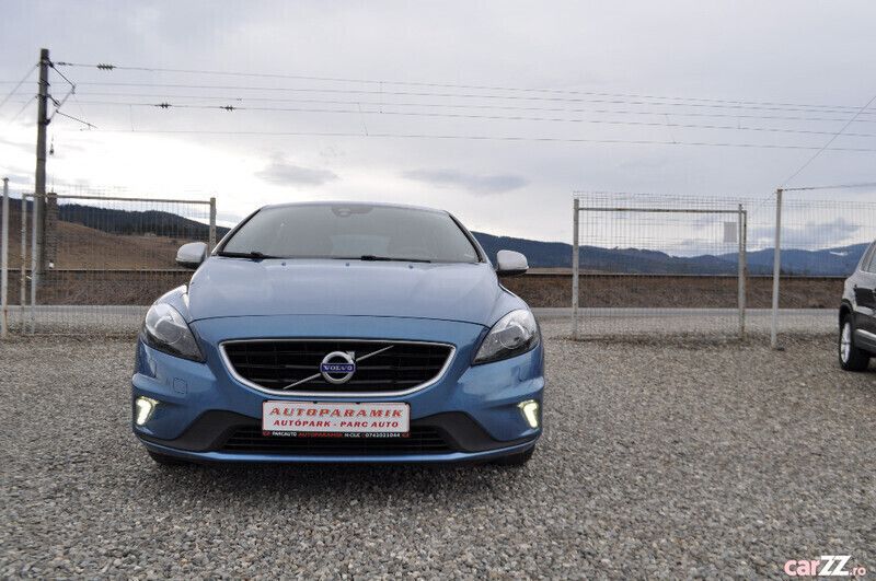 Second-hand Volvo V40 R-Design 120 CP (88 kW) 2015 Albastru Break
