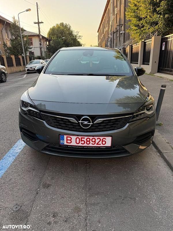 Gri Utilizat 2021 Opel Astra Elegance Hatchback | 14.000 EUR - Imagine 1/4