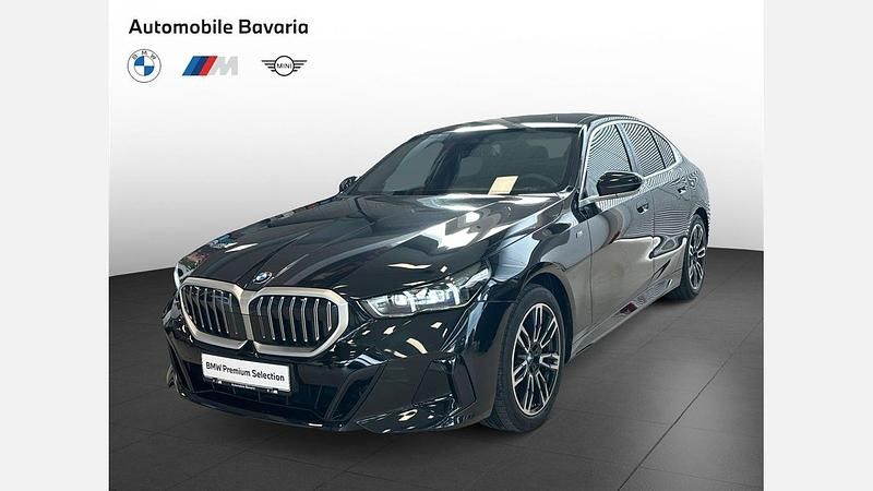 Second-hand BMW 540 Comfort Edition 286 CP (210 kW) 2025 Black sapphire metallic metalizat Berlinǎ