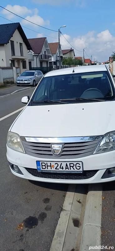 Utilizat 2012 Dacia Logan Berlinǎ | 3.600 EUR (Preț OK) - Imagine 1/4