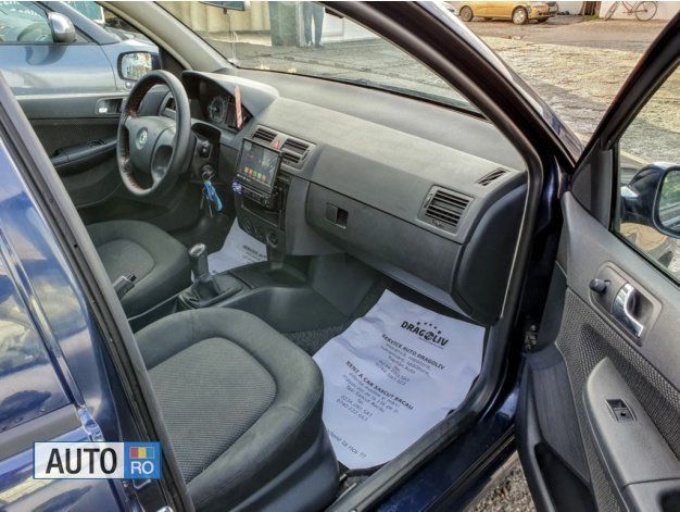 Albastru Utilizat 2005 Skoda Fabia Berlinǎ | 2.199 EUR (Puțin scump) - Imagine 1/4