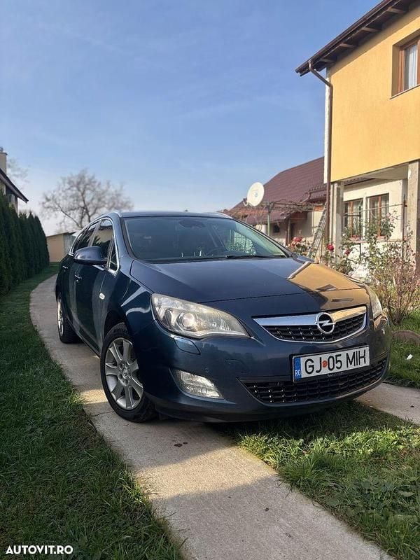 Culoarealbastru Utilizat 2012 Opel Astra Break | 3.800 EUR (Preț OK) - Imagine 1/4