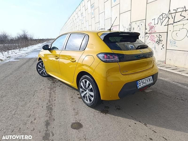 Second-hand Peugeot 208 Active 100 CP (73 kW) 2023 Culoaregalbeuriu Hatchback