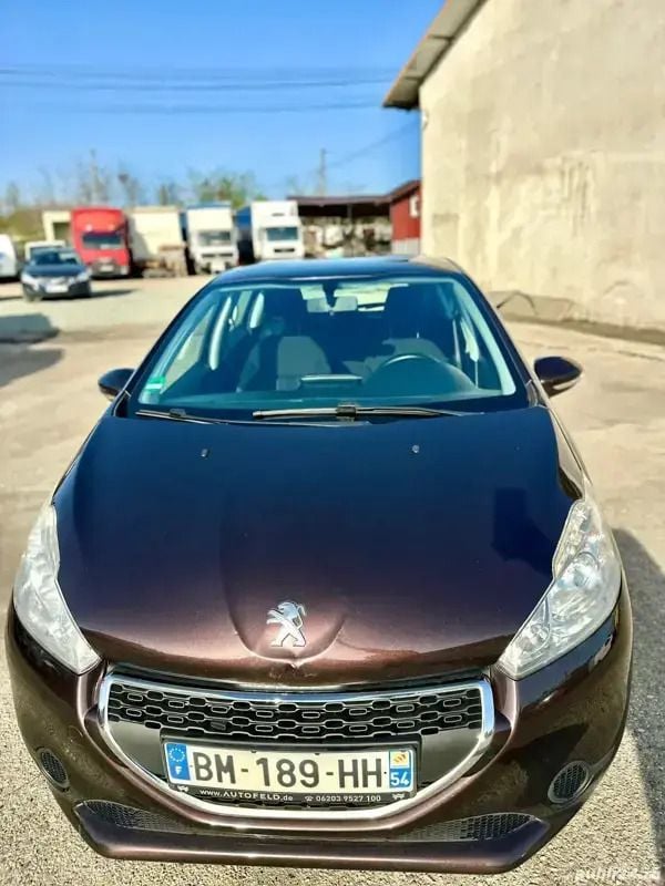 Utilizat 2013 Peugeot 208 Hatchback | 3.550 EUR (Preț bun) - Imagine 1/4
