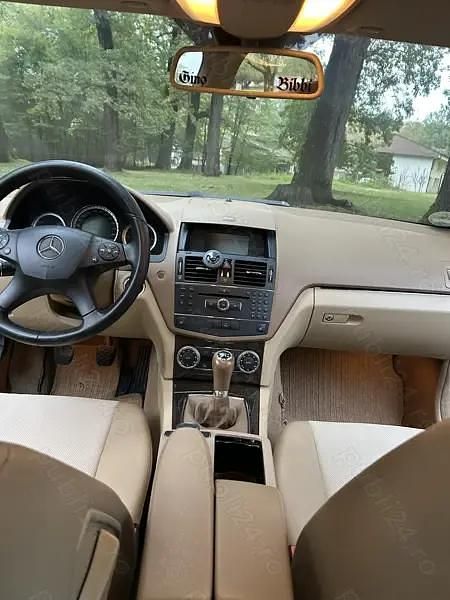 Auriu Utilizat 2007 Mercedes C220 Elegance Berlinǎ | 4.999 EUR (Preț OK) - Imagine 1/3