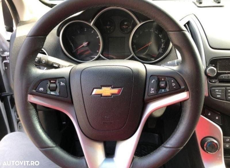 Culoarealb Utilizat 2014 Chevrolet Cruze LT Berlinǎ | 5.500 EUR (Scump) - Imagine 1/4