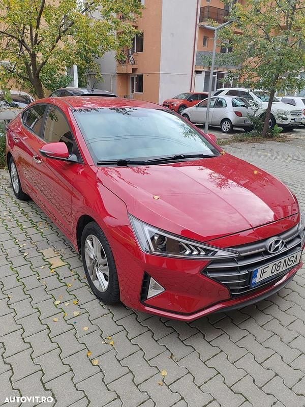 Second-hand Hyundai Elantra 128 CP (94 kW) 2019 Culoarerosu Berlinǎ