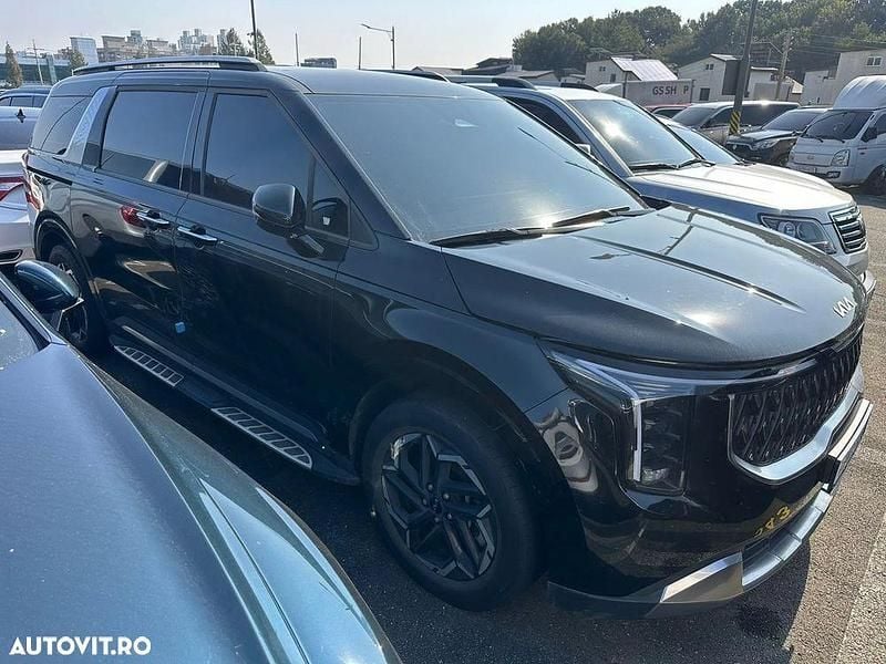 Culoarenegru Utilizat 2024 Kia Carnival Monovolum | 43.999 EUR (Preț OK) - Imagine 1/4