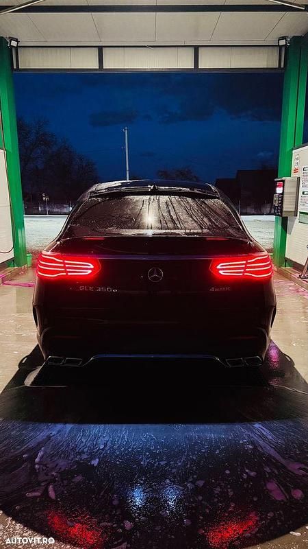 Culoarenegru Utilizat 2016 Mercedes GLE350 SUV | 38.000 EUR (Scump) - Imagine 1/4