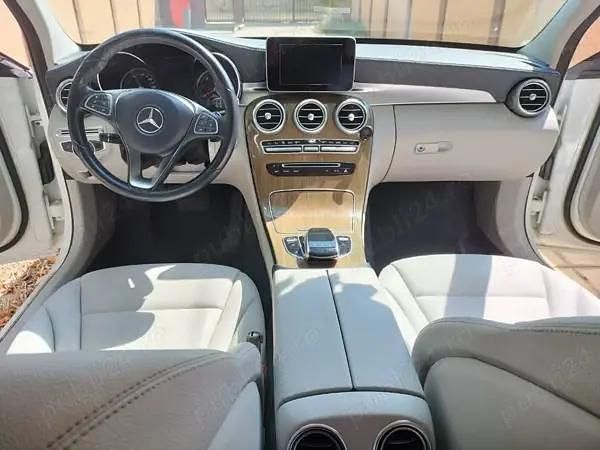 Second-hand Mercedes C220 AMG line 170 CP (125 kW) 2017 Alb Berlinǎ