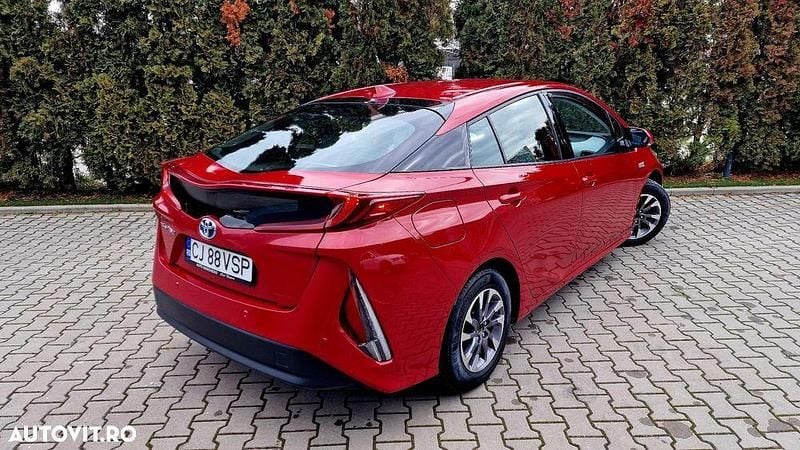 Second-hand Toyota Prius Executive 122 CP (89 kW) 2020 Culoarerosu Hatchback