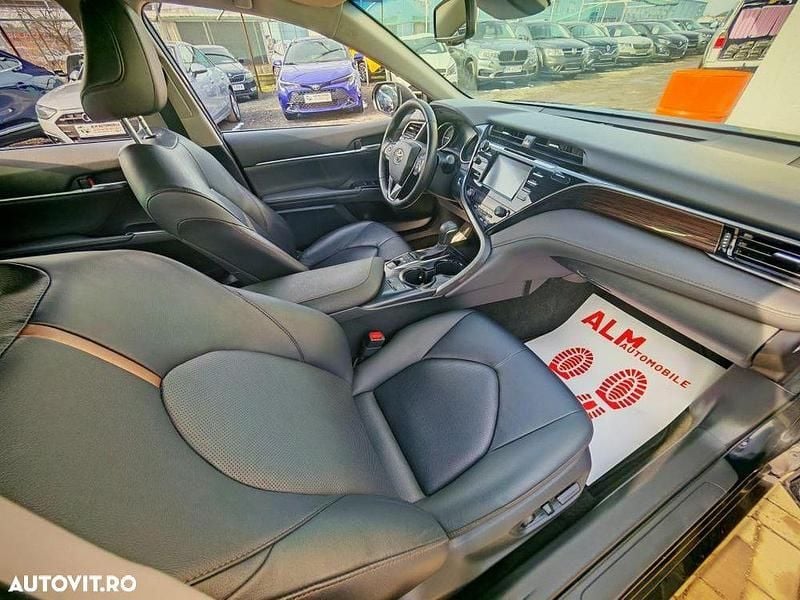 Second-hand Toyota Camry Business Edition 218 CP (160 kW) 2021 Culoarenegru Berlinǎ