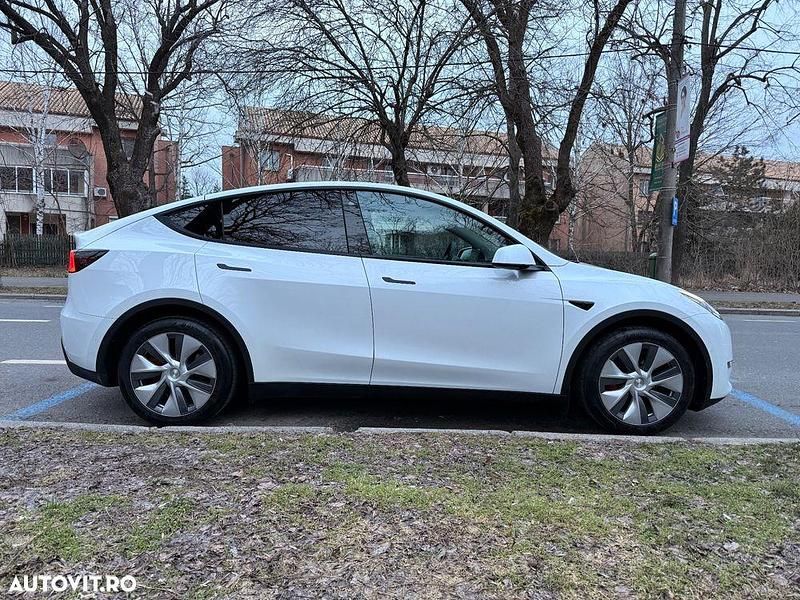 Second-hand Tesla Model Y Long Range AWD 258 kW (351 CP) 2022 Culoarealb SUV